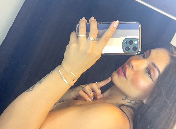 Babi Borges 000001903572_Screenshot_20251229-193048.jpg